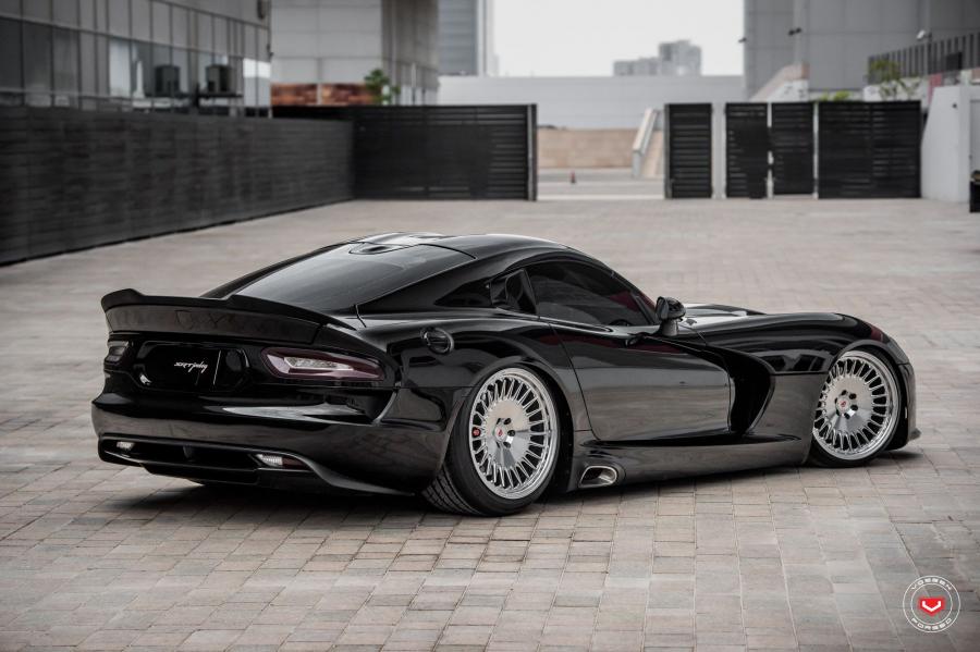  Dodge Viper SRT on Vossen Wheels (ML-R1) 2019 года  (фото 23 из 24)